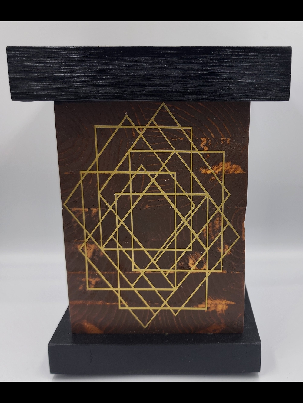 Pillar Candleholder w/ Geometric Gold Line Art